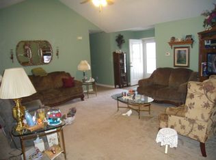 711 Thomas Dr, Angola, IN 46703