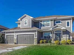 340 SE Golden Ln, Lees Summit, MO 64063