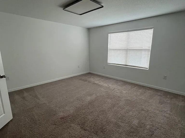 117 Mandovi St — Photo 11