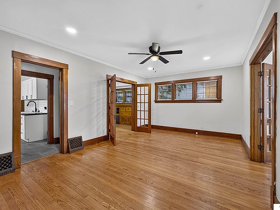 4th image of 4154 Cuming St