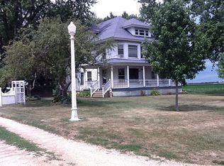 1543 Hyde Rd, Earlville, IL 60518