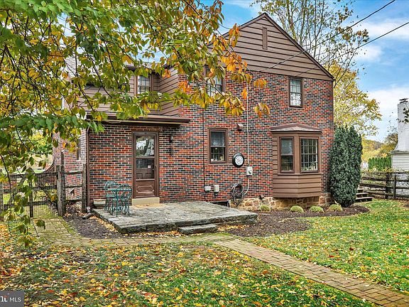 5th image of 102 High St