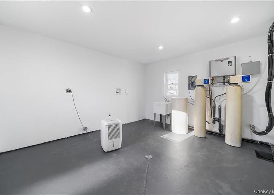 1st image of 127 Highland Ave #O