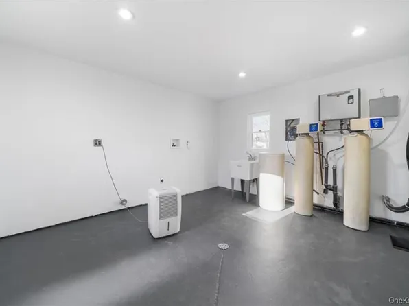 127 Highland Ave, Monroe, NY