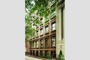 12 East 64th Street in Lenox Hill