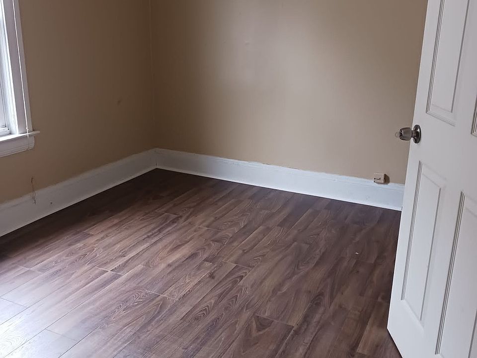 1st image of 11904 Parkhill Ave