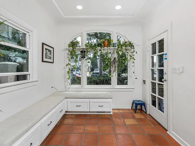 3706 Grim Ave — Photo 3
