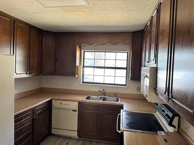 2300 Aster Way — Photo 8