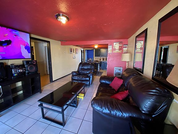 4th image of 611 Drury Ln