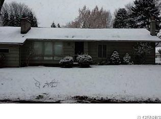 20 Burrows Dr, Rochester, NY 14625