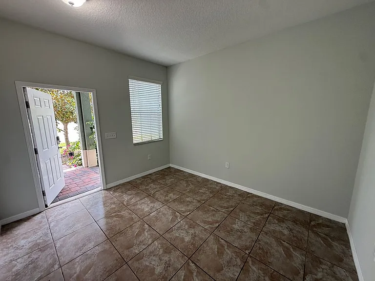 10769 Savannah Landing Cir — Photo 6