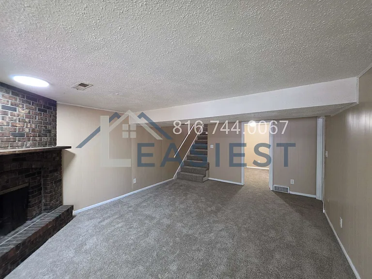 11335 E 72nd St — Photo 19