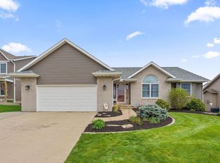 2025 Ashford Rd, Bettendorf, IA 52722