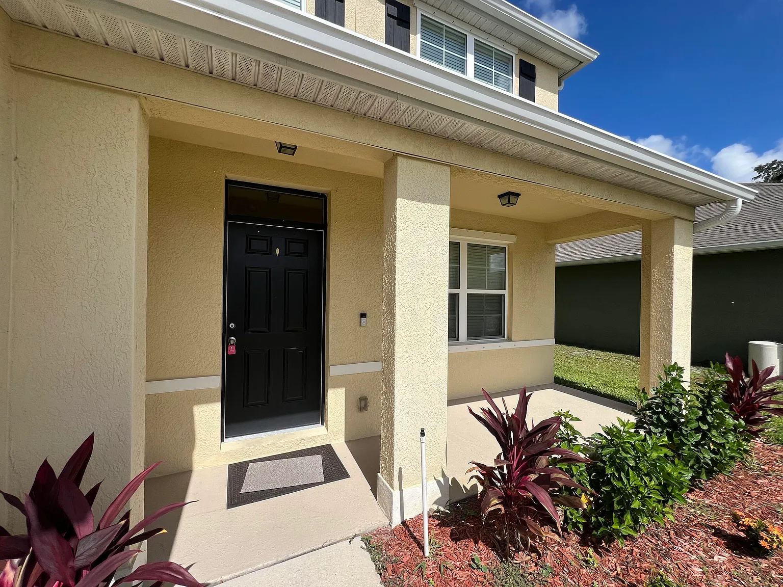 5 bed, 3.5 bath, 2926 sqft, $2,950 — Photo 2