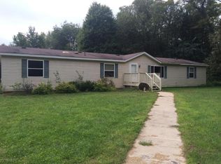 12260 Sandy Bottom St NE, Greenville, MI 48838