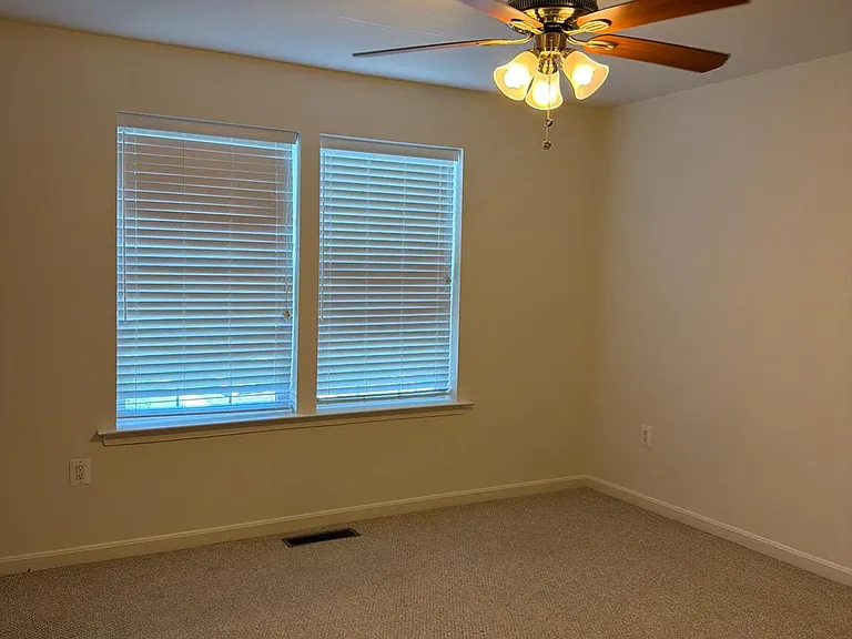 25646 Pleasant Valley Rd — Photo 24