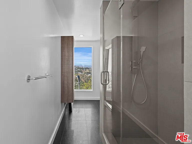 8460 Cole Crest Dr — Photo 31