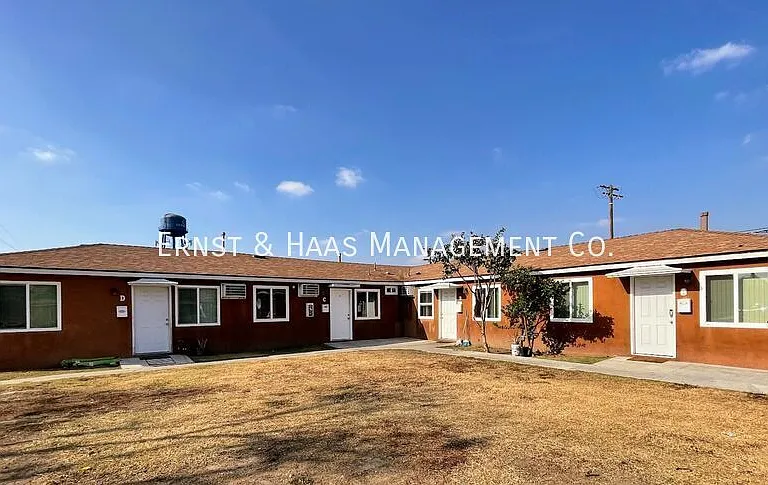 4331 Walnut Ave #C — Photo 1