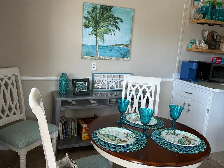 7515 Ridgewood Ave #18 — Photo 5