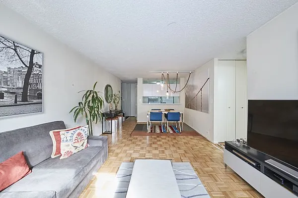 Rented by RSNY Realty | media 24