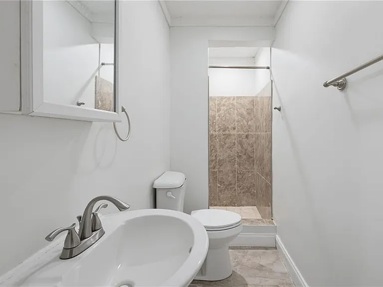 235 Walnut St NW #F — Photo 15