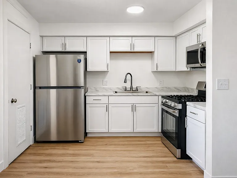 Titan Pointe Apartments — Photo 3