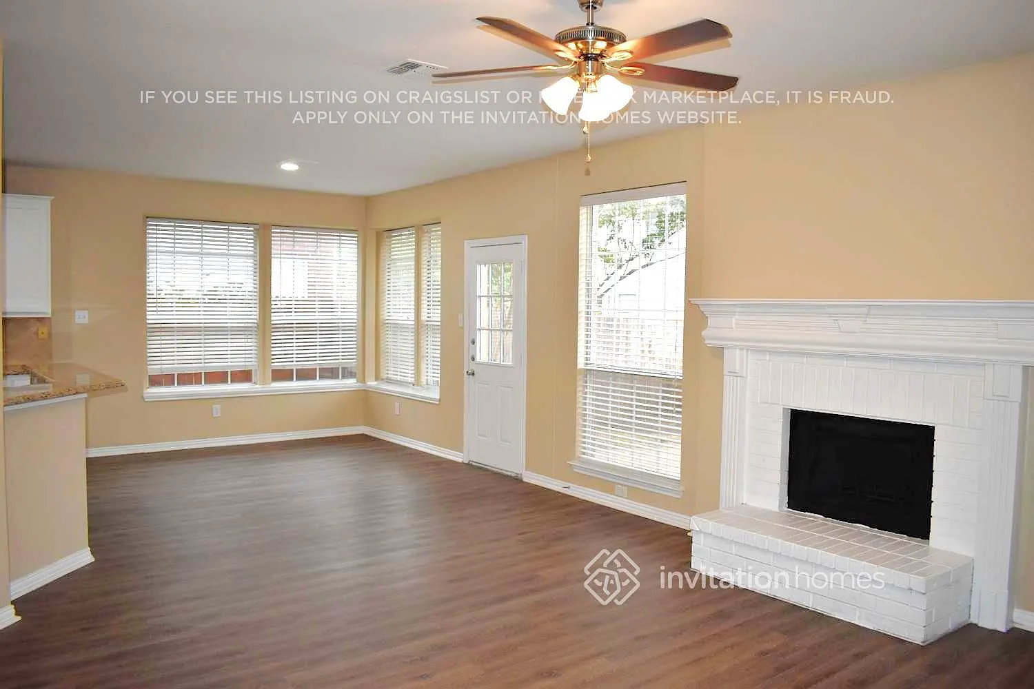 4634 Lincolnshire Dr Grand Prairie, TX 75052 — Photo 3