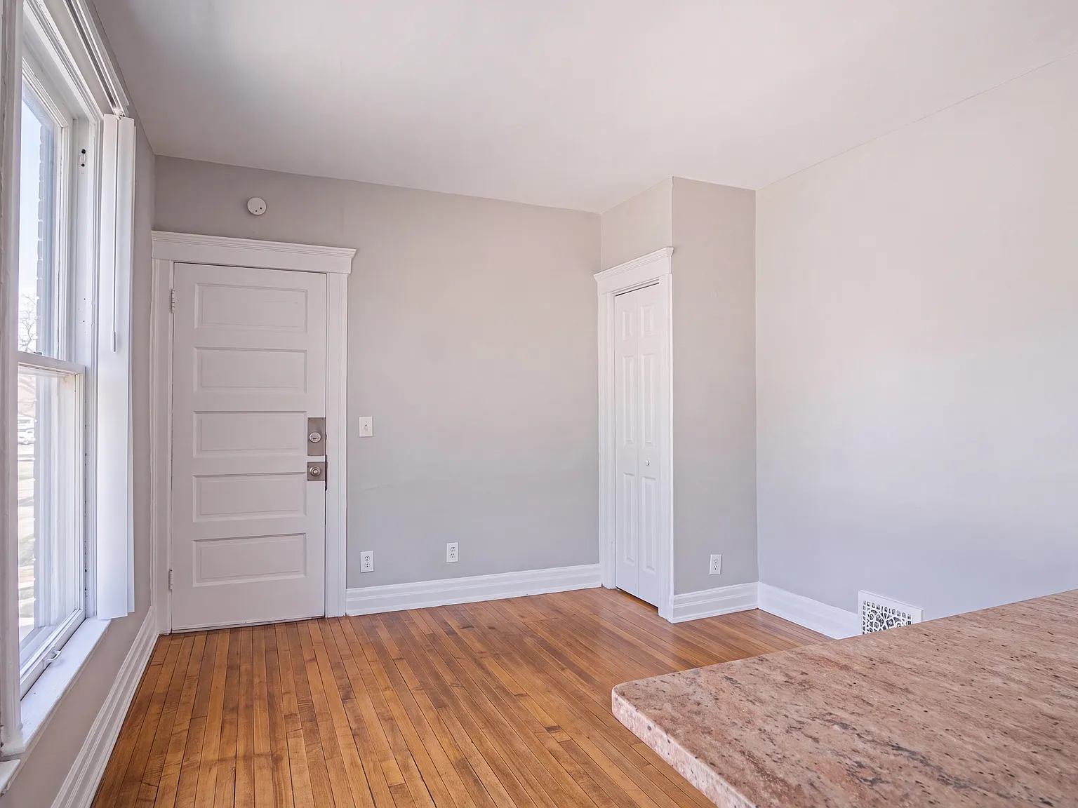1 bed, 500 sqft, $1,075 — Photo 4
