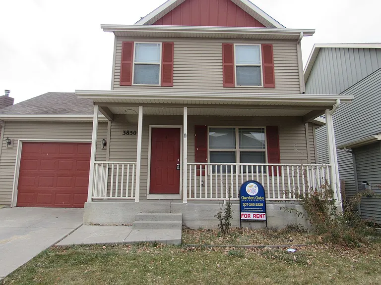 3850 Sweetbrier St — Photo 1