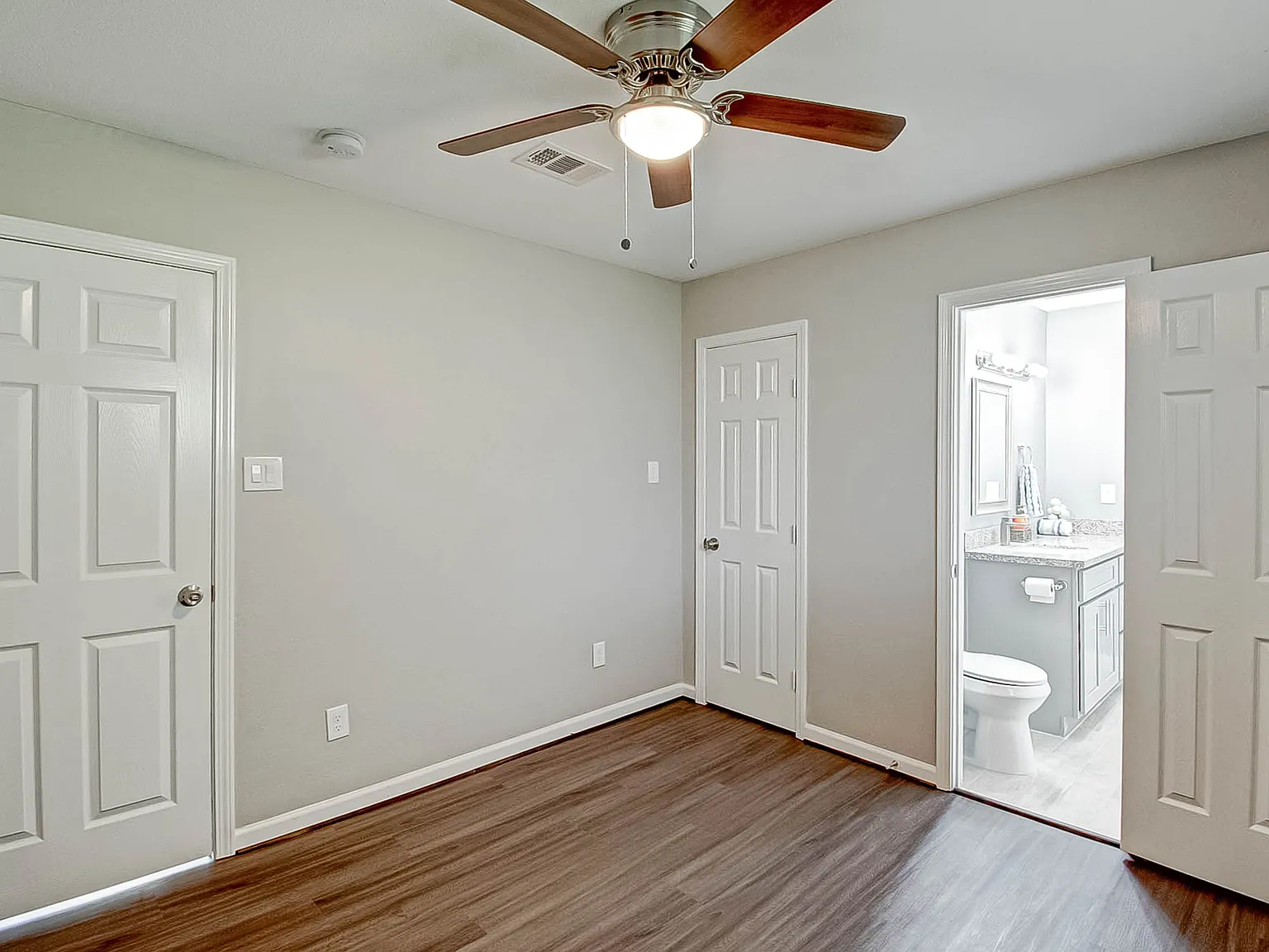 215 Acacia Street - 1 — Photo 3