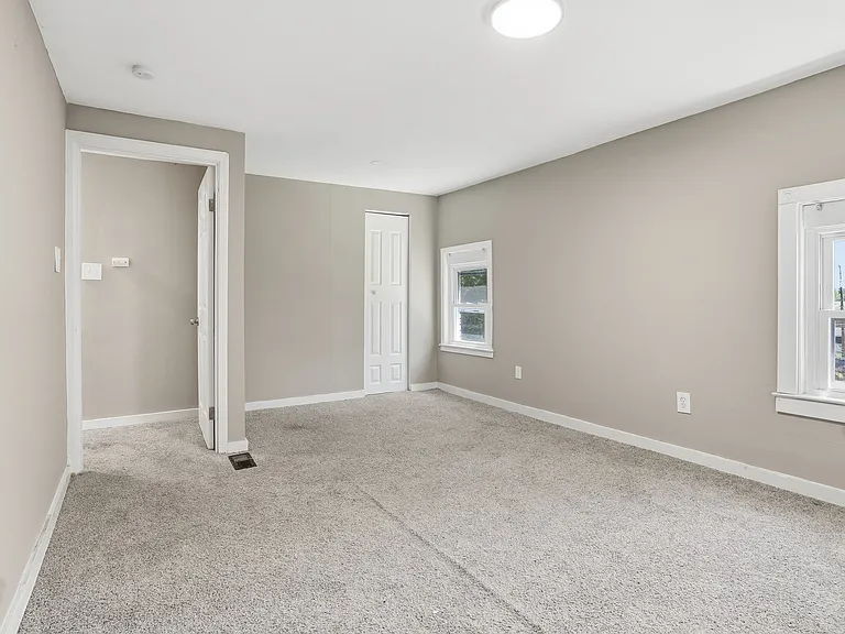 624 Elm Dr — Photo 16