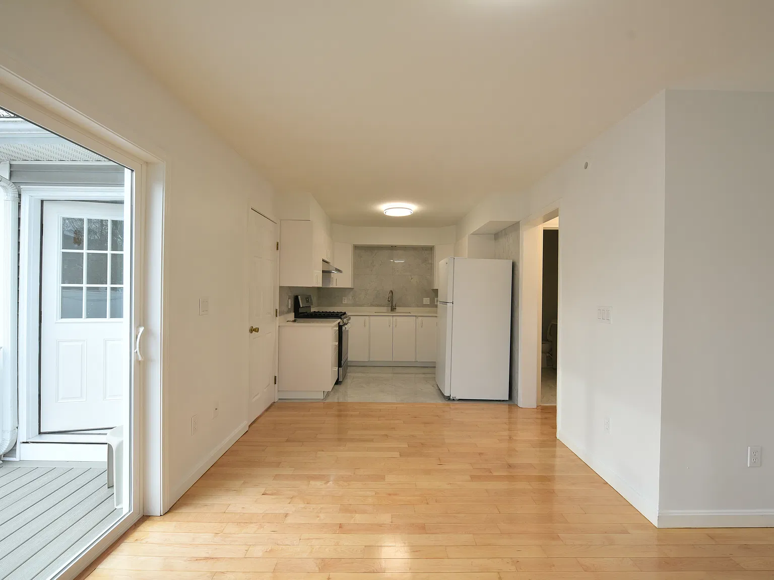 3 bed, 2.5 bath, 1496 sqft, $3,600 — Photo 4