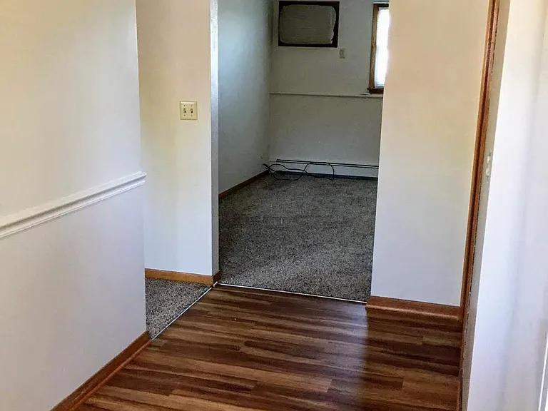 350 2nd Ave E #1 — Photo 2