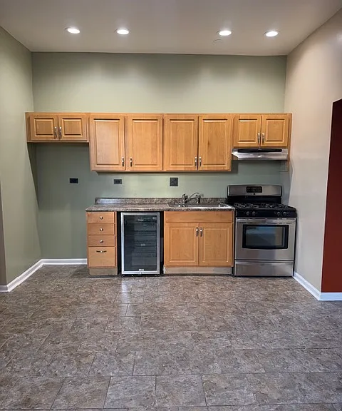 2749 W Washington Blvd — Photo 2