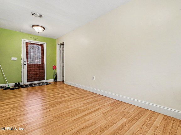 5th image of 527 OGLETHORPE Road