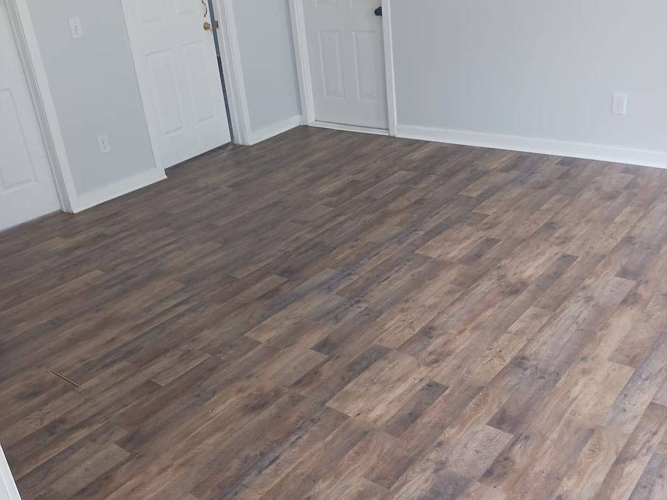 Living room (angle 2)