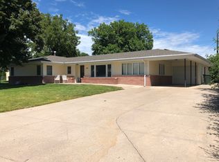 104 S Cherokee Rd, Mccook, NE 69001