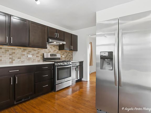 4th image of 1124 Fulton Ave