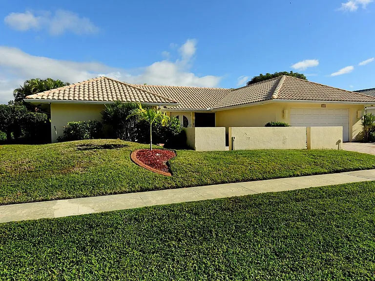 5979 Pinebrook Dr — Photo 2
