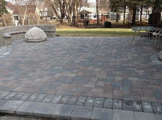 102 Austin Ct, Vernon Hills, IL