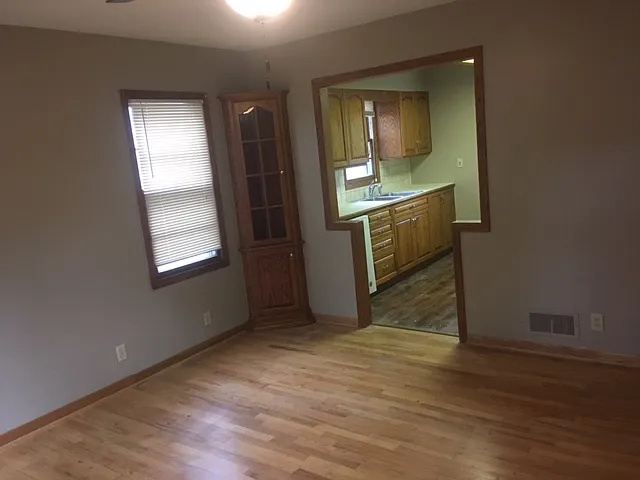 5839 Sahler St — Photo 10