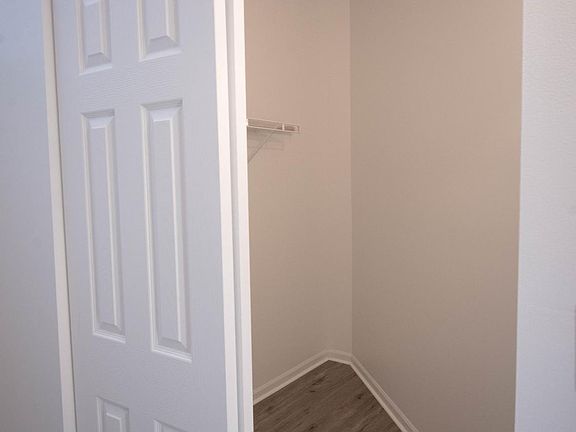 4th image of 500 S Edwards BOULEVARD #9