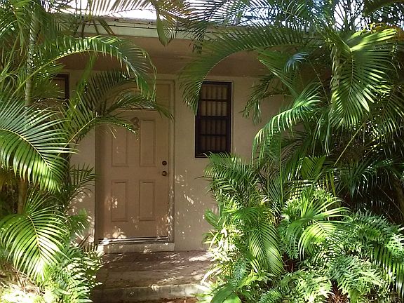 2nd image of 715 NE 92nd St APT 3