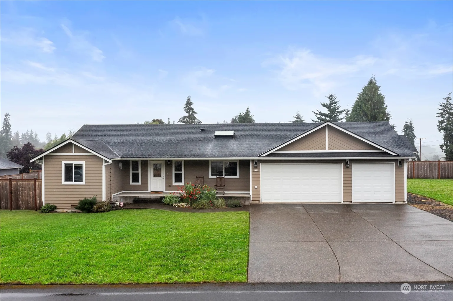 595 Evergreen Place photo 1