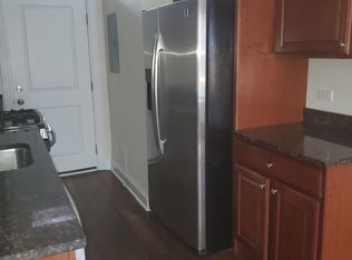 746 W Addison St, Chicago, IL 60613