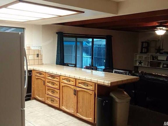 5th image of 303 Rainier Dr