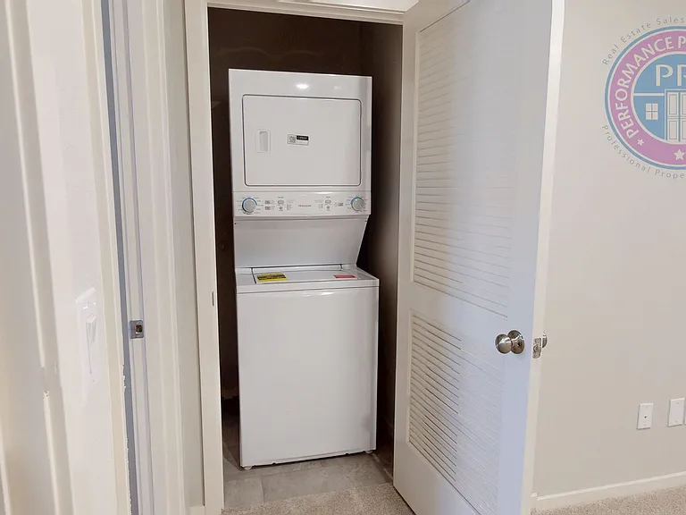 862 Sifuentez Ct — Photo 17