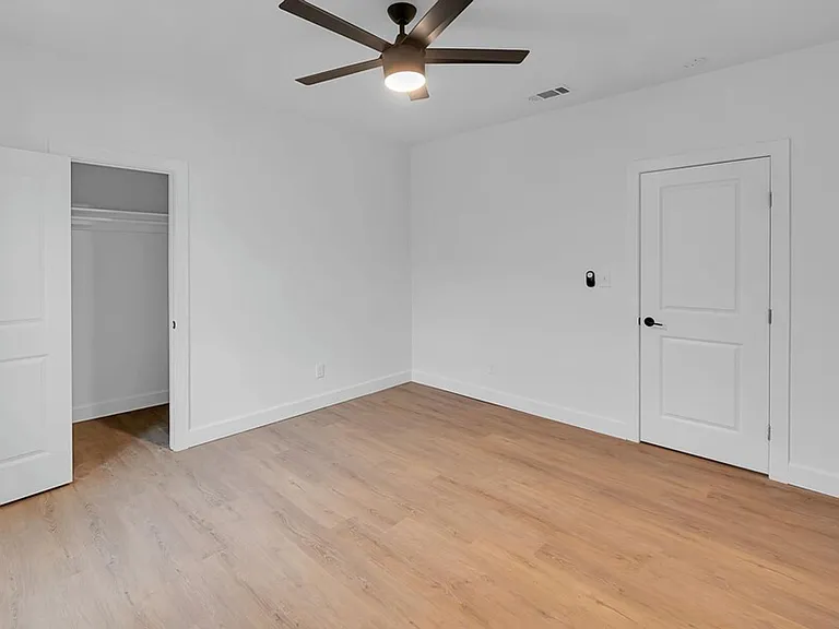 1602 Mitchell Ave — Photo 21