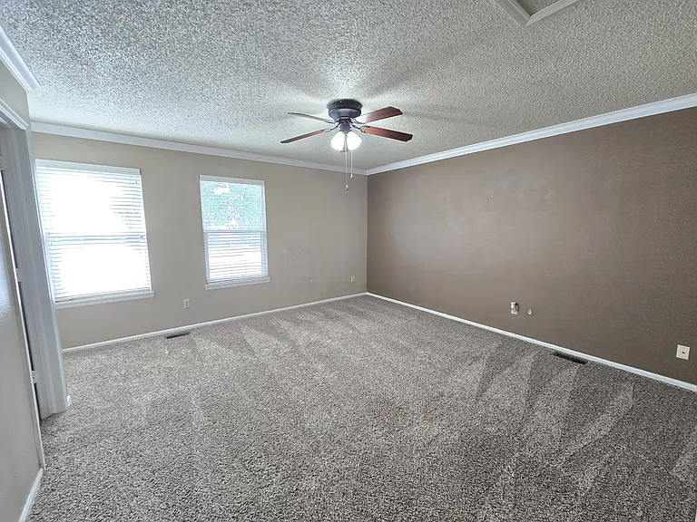 6526 Charter Dr — Photo 10