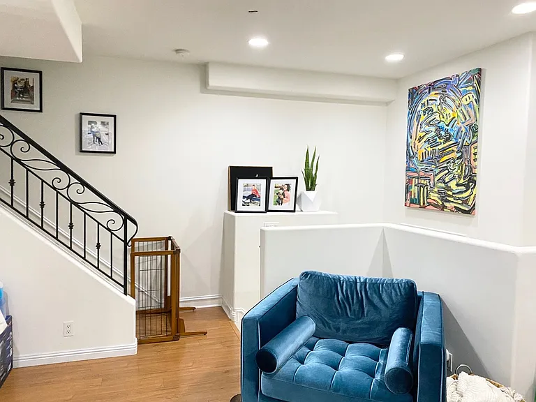 1644 Gramercy Ave — Photo 5